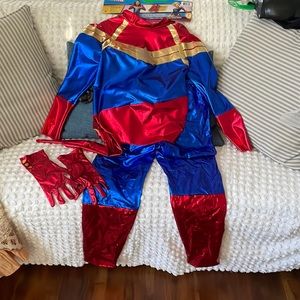 Captain Marvel sz. 10-12